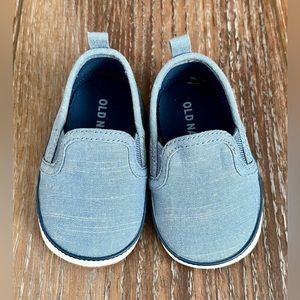 NWOT Old Navy Unisex Chambray Slip-On Sneakers for Baby Size 3-6 Months